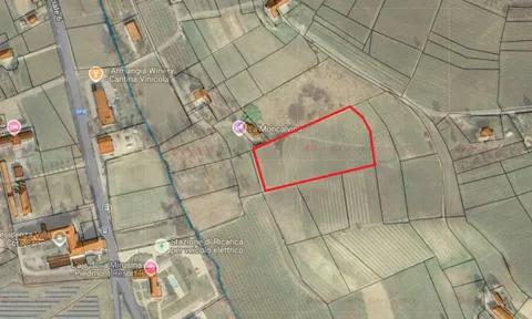 Land in Canelli, Asti