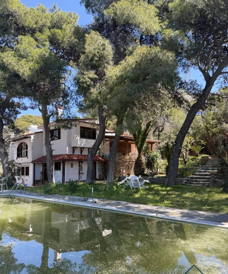 Single-family detached house 220 m², Center, Penteli
