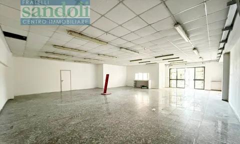 Commercial property in Caresanablot, Vercelli