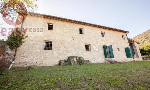 Country house in Lucca, Lucca