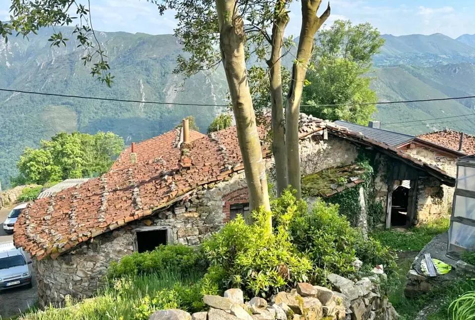 Villa in Salas, Asturias