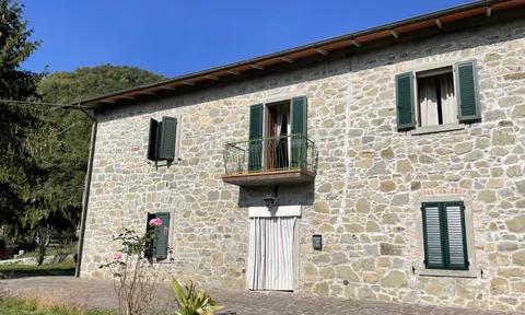 Country house in Piazza Al Serchio, Lucca